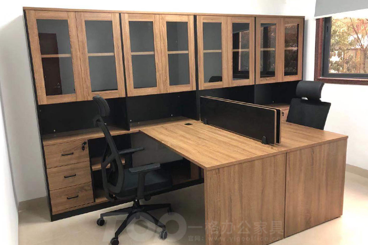 領(lǐng)導(dǎo)辦公室定制產(chǎn)品，根據(jù)甲方的需求，設(shè)計(jì)畫平面圖， 效果圖， 在與甲方確定顏色下單制作安裝.jpg